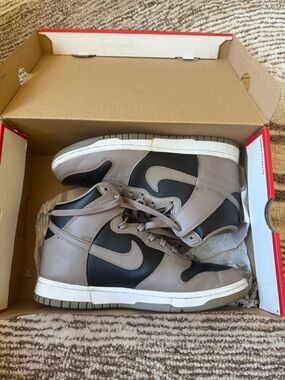 Nike High Dunk Black/Moon Fossil